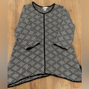 CJ Banks Black and White Wave Pattern Tunic